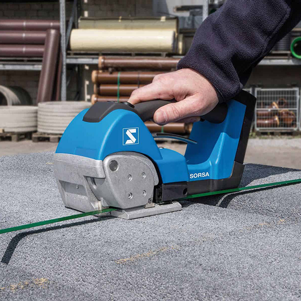 TA-250 de Sorsa es una herramienta eléctrica portátil con batería, para el flejado en aplicaciones muy industriales